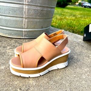 Sorel sling back heel shoes